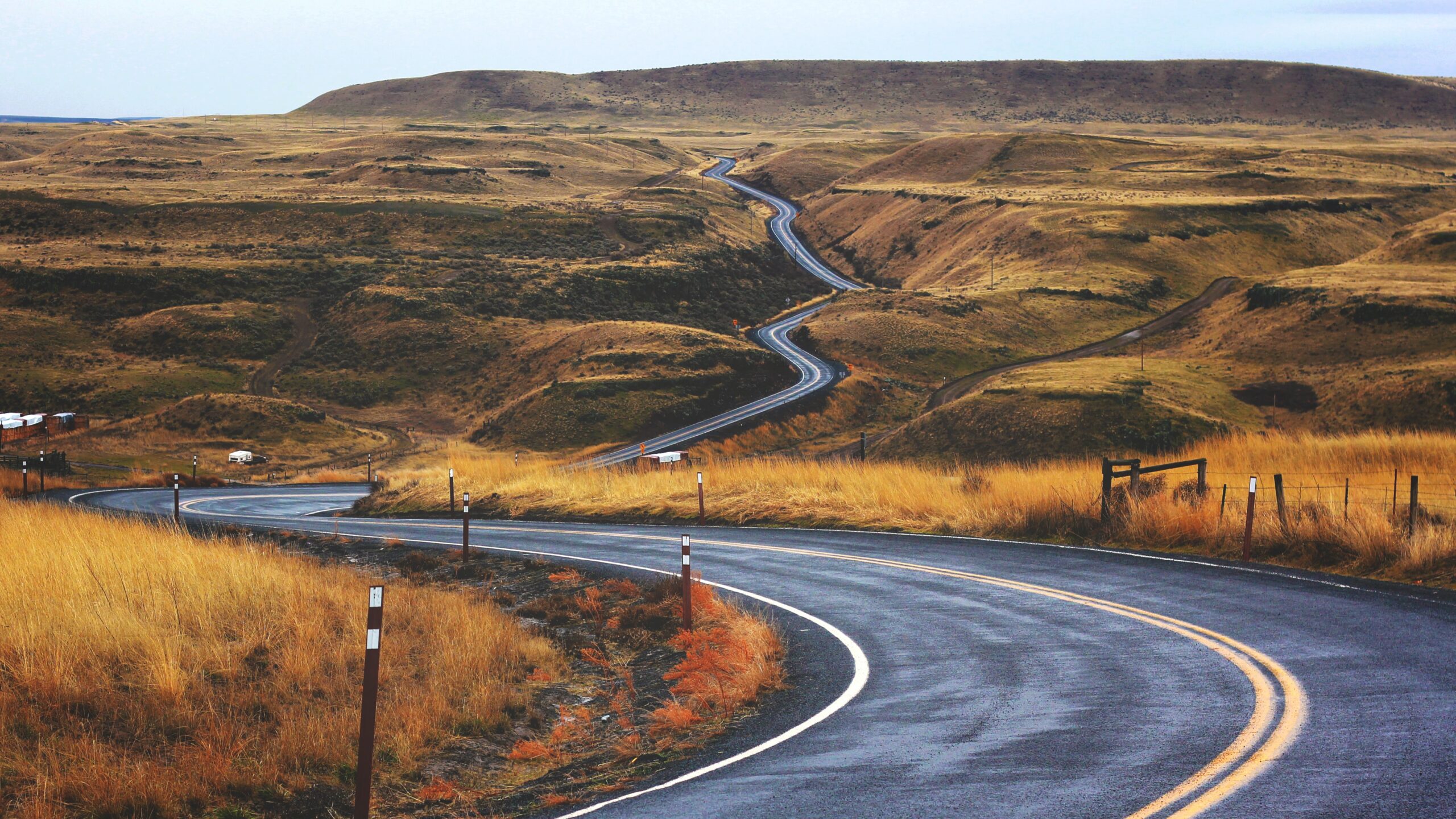 A winding road between the mountains