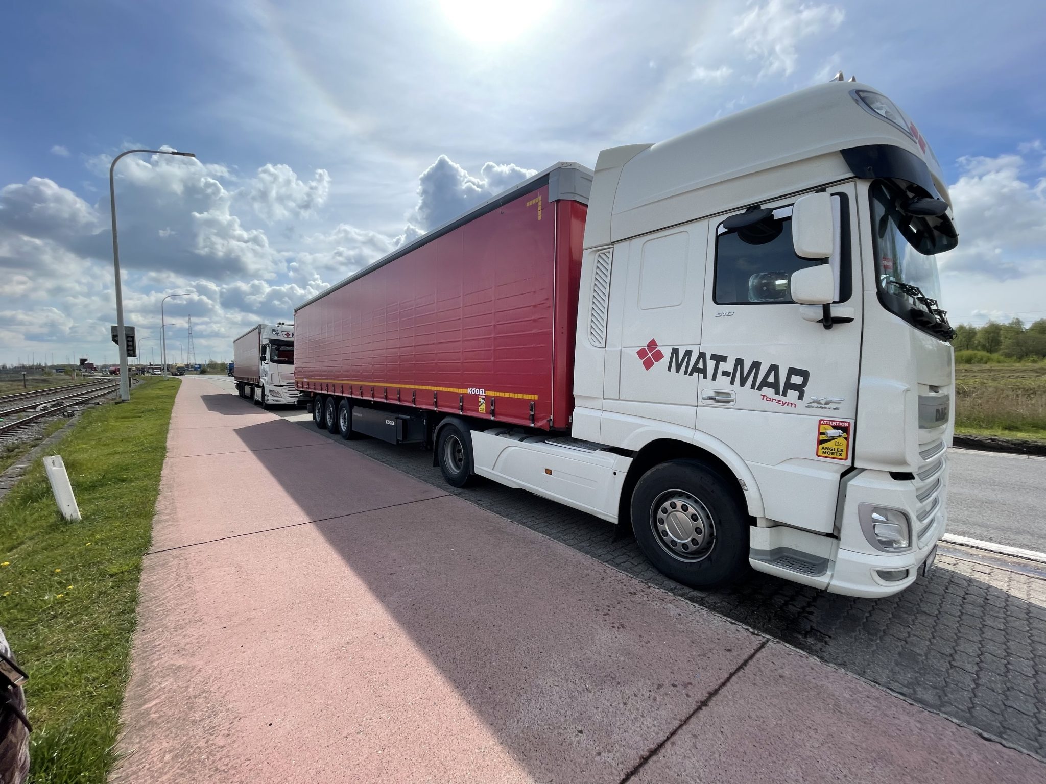 Mat-Mar & LINQO: cutting empty miles