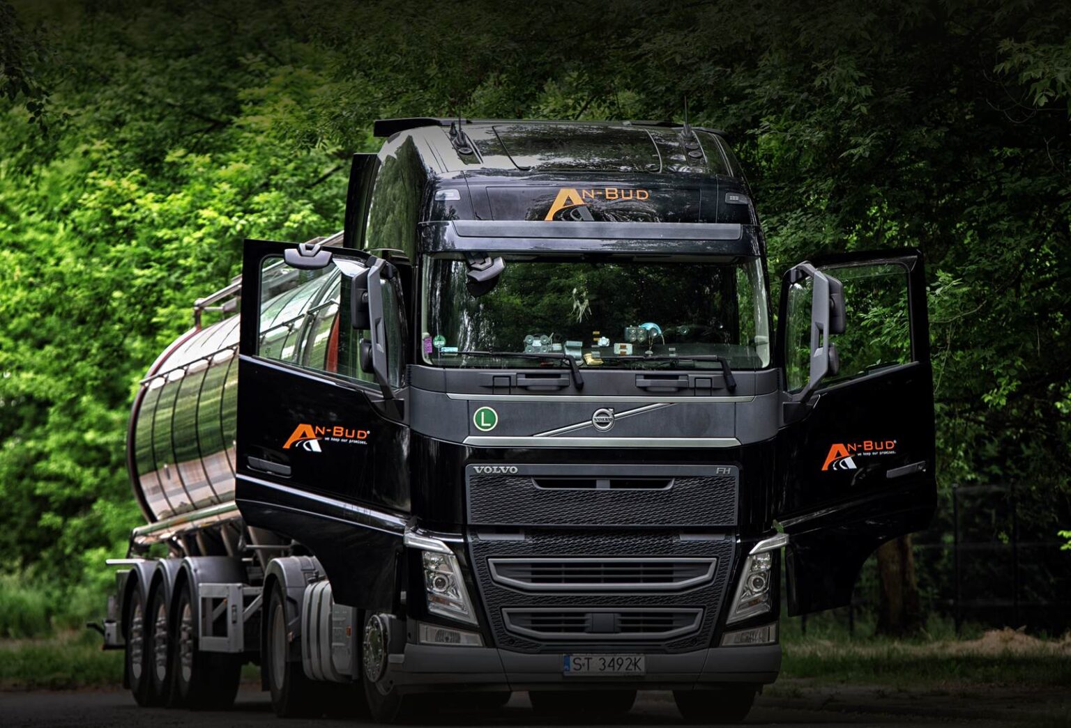 An Bud & LINQO: real-time control for food  transport and winter road maintenance